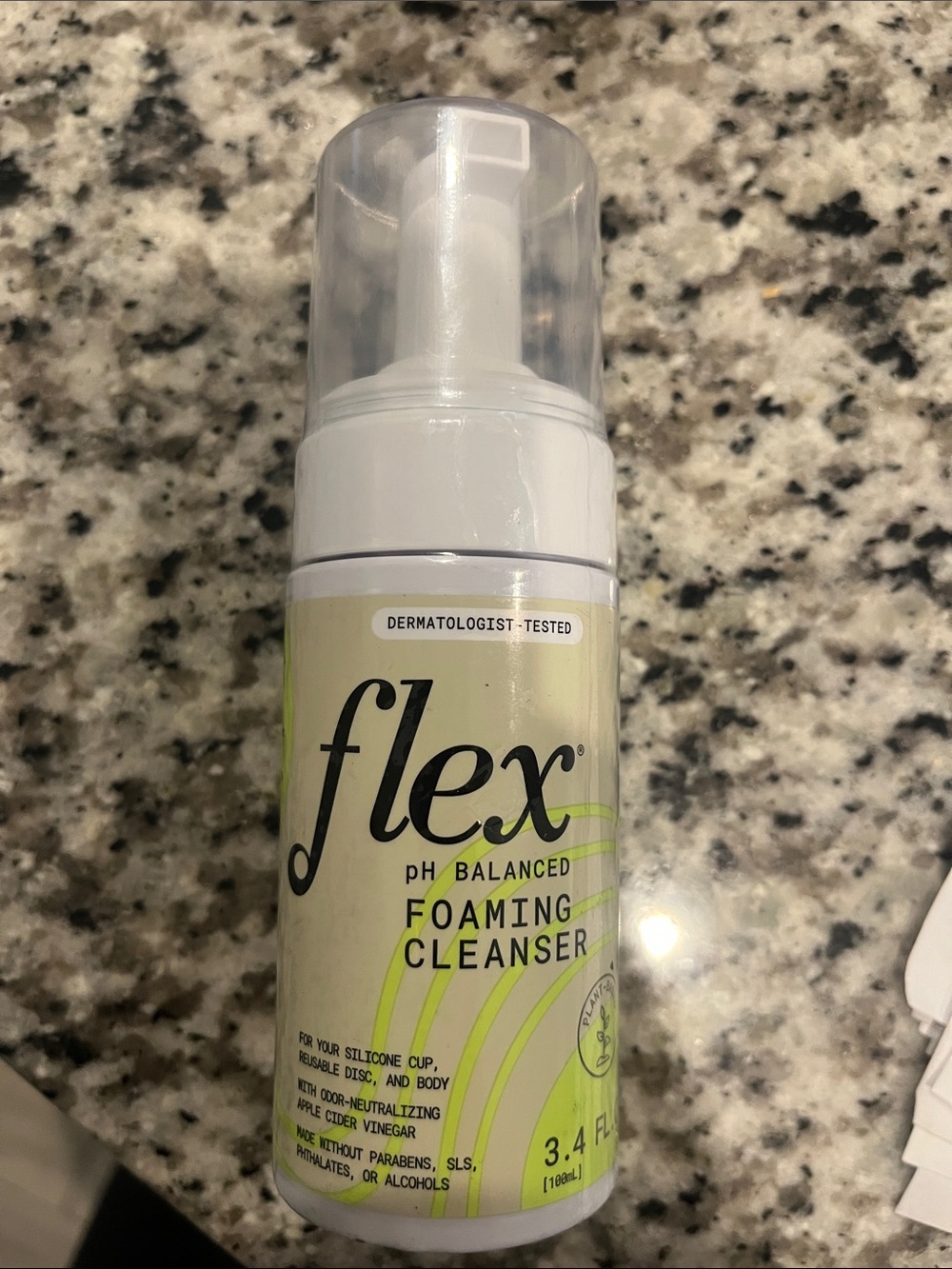 Flex Light Green pH-Balanced Foaming Cleanser